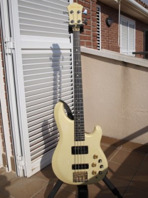 Baix_IBANEZ_MC924-1.JPG